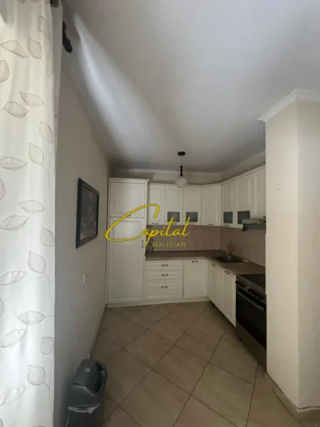 Tirane, jepet me qera apartament 2+1 Kati 3, 110 m² 650 € (DON BOSKO)
