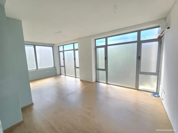 Tirane, jepet me qera zyre Kati 2, 180 m² 1.700 € (qender)
