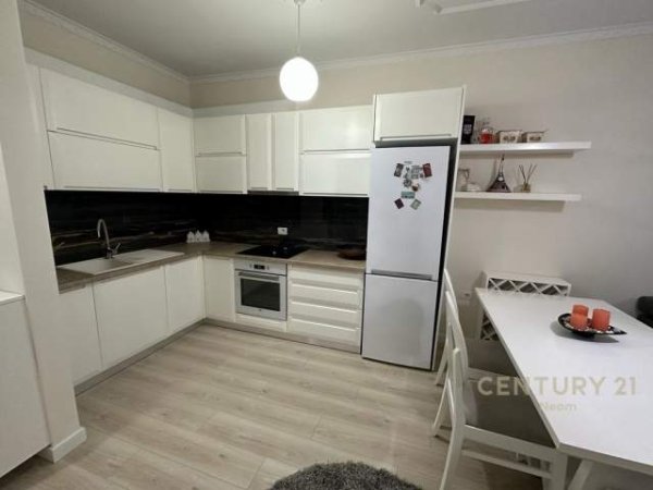 Vlore, shitet apartament 2+1+BLK Kati 7, 165.000 Euro (Lungomare)