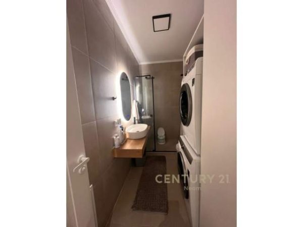 Tirane, shitet apartament 2+1+BLK Kati 11, 138 m² 200.000 Euro (Ish Fusha e Aviacionit)