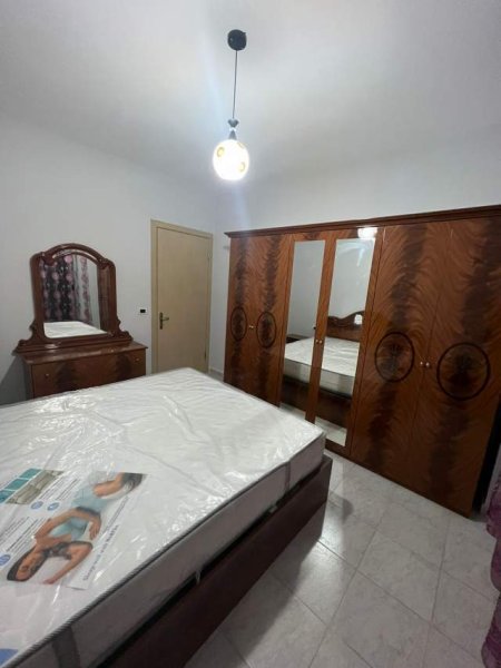 Tirane, jepet me qera 1+1+BLK Kati 1, 60 m² 350 Euro