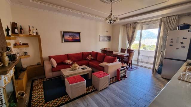 Tirane, jepet me qera apartament 2+1 Kati 6, 110 m² 450 Euro (Hysen Xhura)