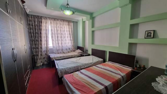 Tirane, jepet me qera apartament 2+1 Kati 6, 110 m² 450 Euro (Hysen Xhura)