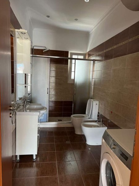 Tirane, jepet me qera 2+1+BLK Kati 3, 85 m² 650 Euro