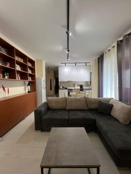 Tirane, shes apartament 1+1+BLK Kati 3, 77 m² 125.000 Euro (Shkolla e Baletit)