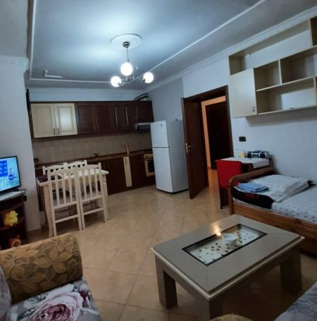 Tirane, jepet me qera apartament 1+1 Kati 1, 95 m² 50.000 Leke (ethem haxhi ademi)