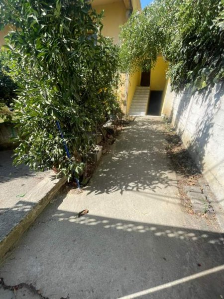 Tirane, jepet me qera Kati 1, 120 m² 40.000 Leke