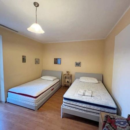 Tirane, jepet me qera apartament Kati 4, 102 m² 500 Euro (Ura r Tabakeve)