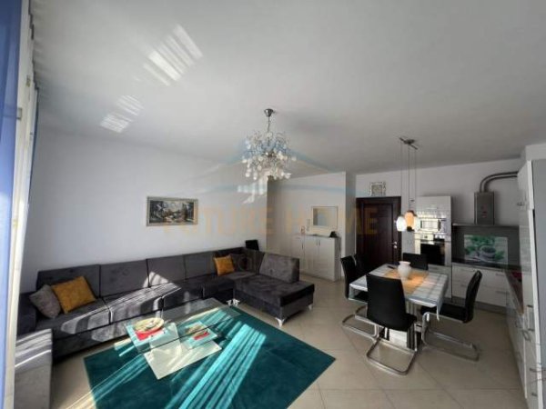 Tirane, jepet me qera apartament 2+1 Kati 5, 114 m² 450 Euro
