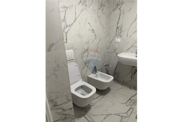 Tirane, jepet me qera apartament 2+1+A+BLK Kati 4, 107 m² 700 Euro (Rruga e Dibres)