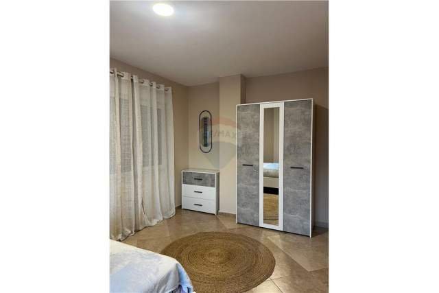 Tirane, jepet me qera apartament 2+1+BLK Kati 4, 110 m² 600 Euro (Liqeni i Thate)