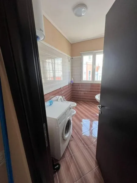 Tirane, jepet me qera apartament 2+1+BLK Kati 4, 100 m² 500 Euro (kopshti botanik)