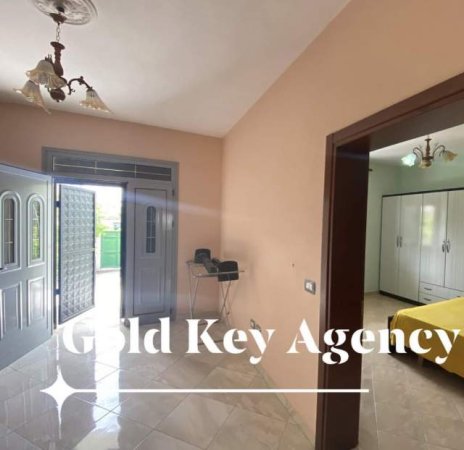 Durres, shes shtepi 3+1+BLK Kati 1, 550 m² 85.000 Euro (SPITALL)