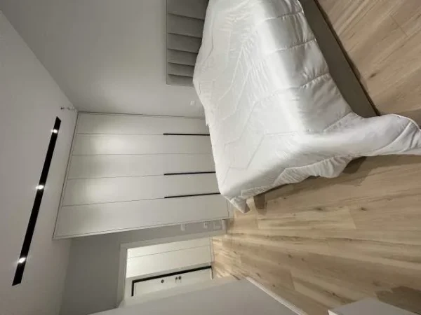 Tirane, jepet me qera apartament Kati 8, 75 m² 750 Euro (RRUGA E KAVAJES)
