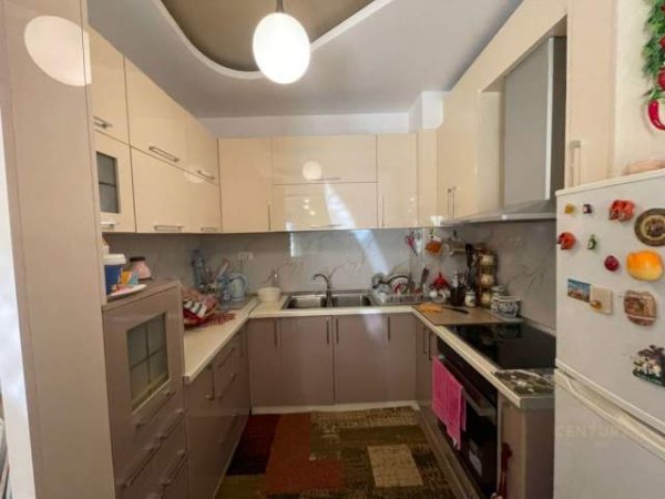 Tirane, shes apartament 2+1+2 101 m² 175.000 Euro (Kopshti Botanik Zoologjik)