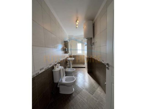 Tirane, jepet me qera apartament 2+1 Kati 5, 114 m² 450 Euro