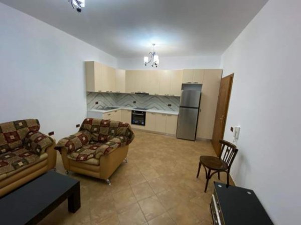 Tirane, jepet me qera Vile 2+1+BLK Kati 3, 120 m² 450 Euro (Selite)