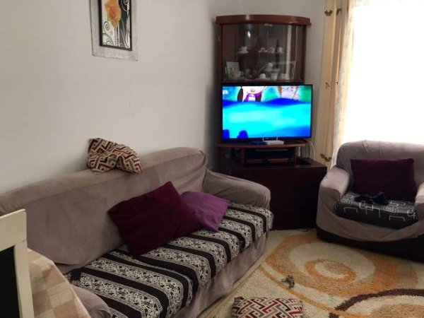 Tirane, jepet me qera apartament 2+1 Kati 1, 91 m² 40.000 Leke (Yzberisht)