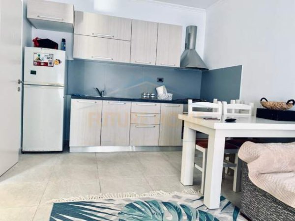 Tirane, jepet me qera Vile 1+1 Kati 1, 60 m² 480 Euro (Islam Alla)