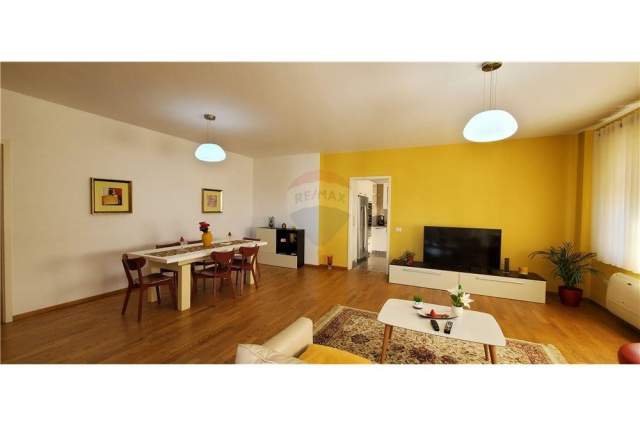 Tirane, jepet me qera apartament 3+1+BLK Kati 2, 164 m² 1.500 Euro (Rezidenca Touch of Sun)