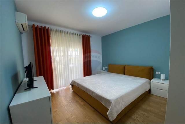 Tirane, jepet me qera apartament 3+1+BLK Kati 2, 164 m² 1.500 Euro (Rezidenca Touch of Sun)