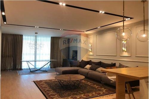 Tirane, jepet me qera apartament 2+1+BLK Kati 4, 600 Euro (Liqeni Thate)