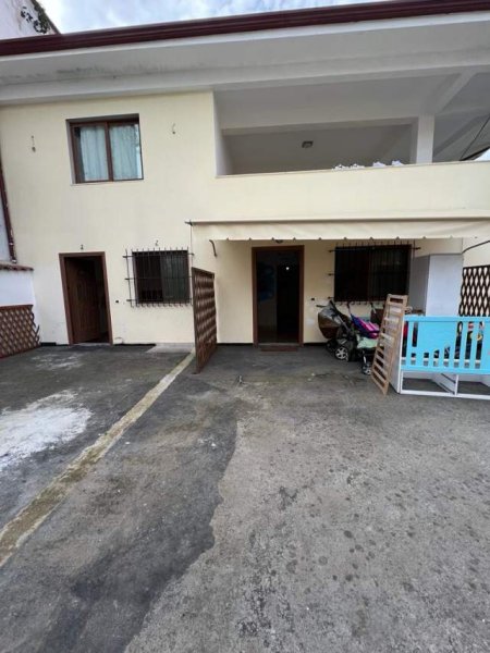 Tirane, jepet me qera apartament 2+1 Kati 1, 350 Euro (Idriz Dollaku)