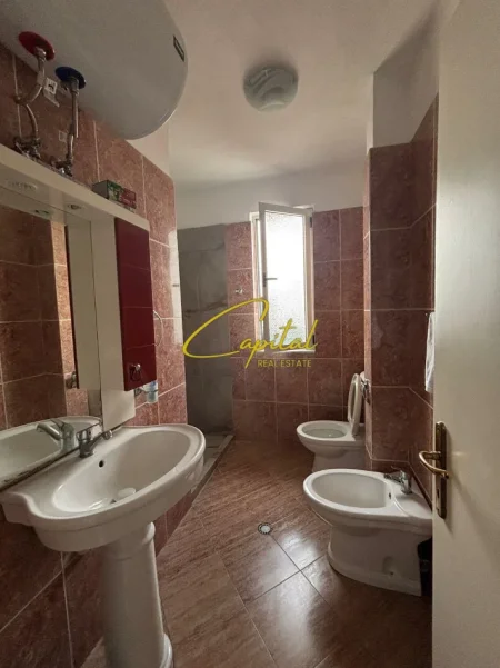 Tirane, jepet me qera apartament 1+1 Kati 7, 55 m² 600 € (MYSLYM SHYRI)