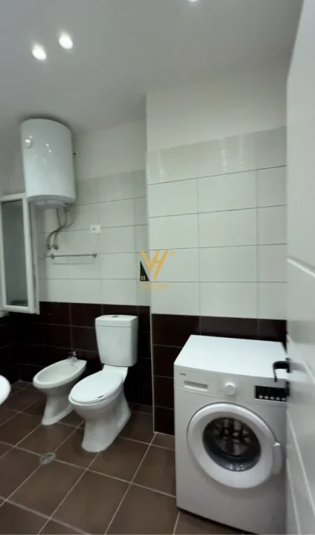Tirane, jepet me qera apartament 1+1+Ballkon Kati 7, 75 m² 520 € (ASTIR)