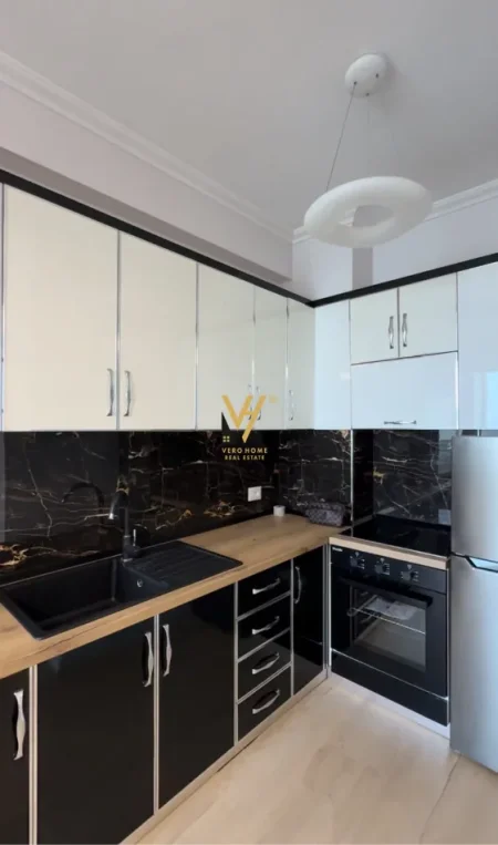 Tirane, jepet me qera apartament 1+1+Ballkon Kati 7, 75 m² 520 € (ASTIR)