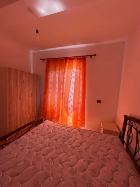 Tirane, jepet me qera apartament 1+1 Kati 4, 65 m² 350 € (Pasticeri Nela tek Vila L ne Astir)