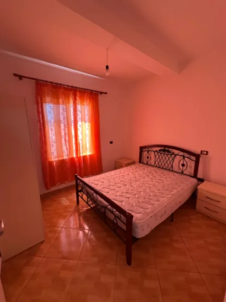 Tirane, jepet me qera apartament 1+1 Kati 4, 65 m² 350 € (Pasticeri Nela tek Vila L ne Astir)