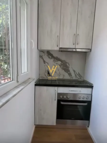 Tirane, shitet apartament 1+1+Ballkon Kati 2, 65 m² 129.000 € (LAPRAKE)