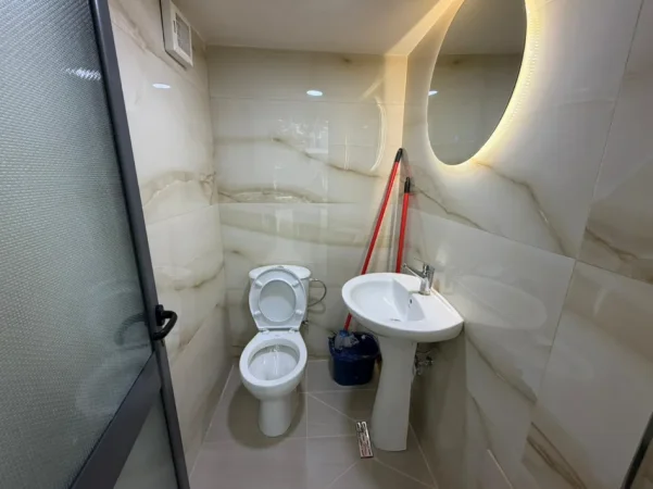 Tirane, shitet ambjent biznesi Kati 0, 33 m² 110.000 € (Rruga 5-Maji)