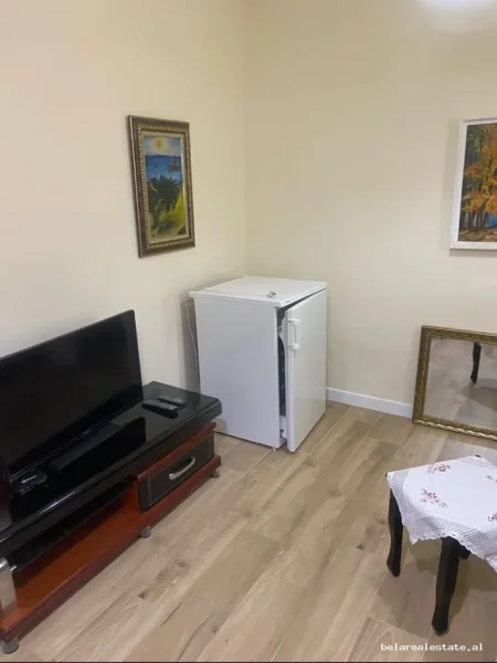 Tirane, jepet me qera apartament 1+1+Ballkon , 60 m² 480 € (myslym shyr)