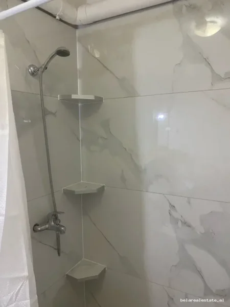 Tirane, jepet me qera apartament 1+1+Ballkon , 60 m² 480 € (myslym shyr)