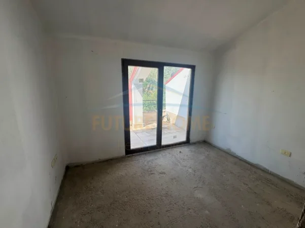 Shitet, Duplex 4+1+3, Kopshti Botanik, Tiranë. 0696069906