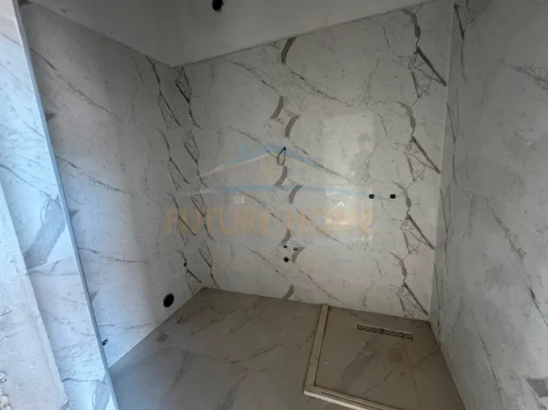 Shitet, Duplex 4+1+3, Kopshti Botanik, Tiranë. 0696069906