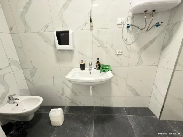 Tirane, jepet me qera zyre Kati 1, 87 m² 1.500 € (lake view residenc)