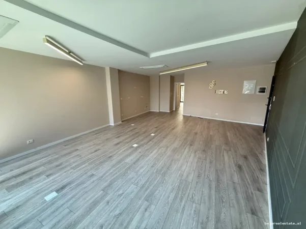 Tirane, jepet me qera zyre Kati 1, 87 m² 1.500 € (lake view residenc)