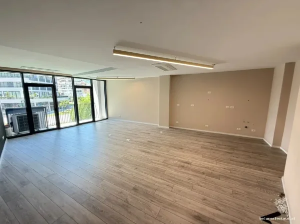 Tirane, jepet me qera zyre Kati 1, 87 m² 1.500 € (lake view residenc)