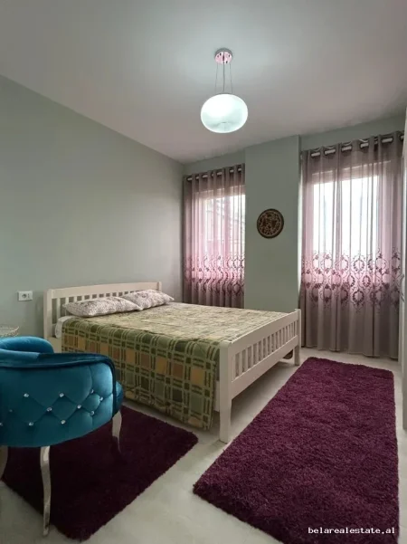 Tirane, jepet me qera apartament 3+1 Kati 4, 123 m² 885 € (jordan misja)