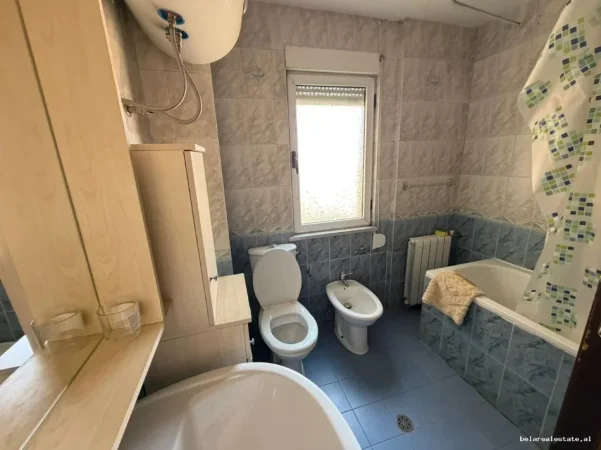 Tirane, jepet me qera apartament Kati 3, 140 m² 1.500 € (rriga elbasanit)