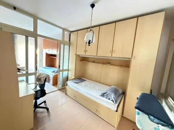 Tirane, jepet me qera apartament Kati 3, 140 m² 1.500 € (rriga elbasanit)