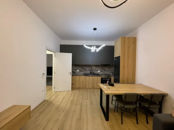 Shqiperi, jepet me qera 1+1+Ballkon Kati 3, 65 m² 650 € 