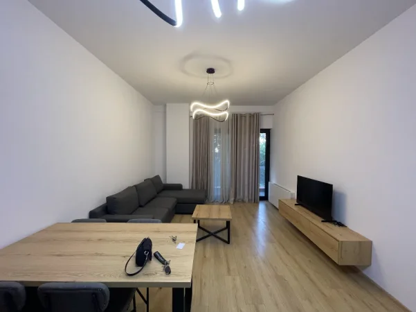 Shqiperi, jepet me qera 1+1+Ballkon Kati 3, 65 m² 650 € 