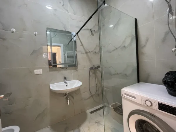 Shqiperi, jepet me qera 1+1+Ballkon Kati 3, 65 m² 650 € 
