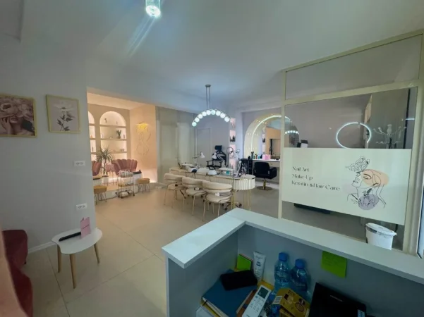Tirane, jepet me qera dyqan Kati 0, 77 m² 650 € (Rruga Irfan Tomini)