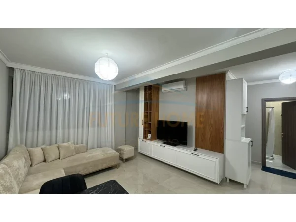 Tirane, jepet me qera apartament 1+1+Ballkon Kati 1, 60 m² 550 € (Kopshti Botanik)