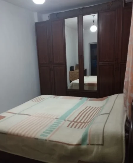 Tirane, jepet me qera apartament 2+1 Kati 1, 112 m² 500 € (Yzberisht)